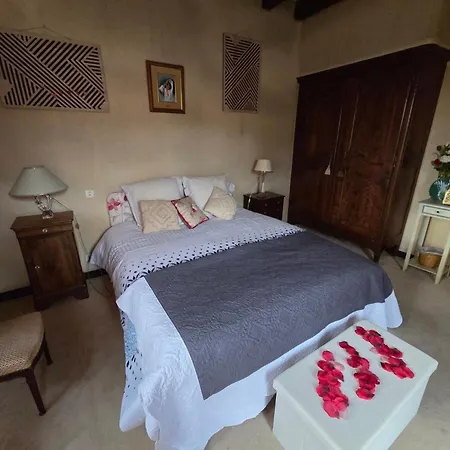 Bed & Breakfast Les Pierres Du Perigord 200 3*
