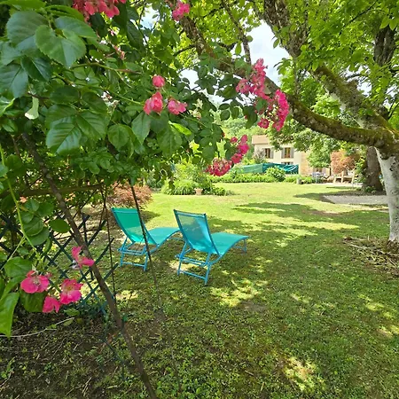 Bed & Breakfast Les Pierres Du Perigord 200 3*